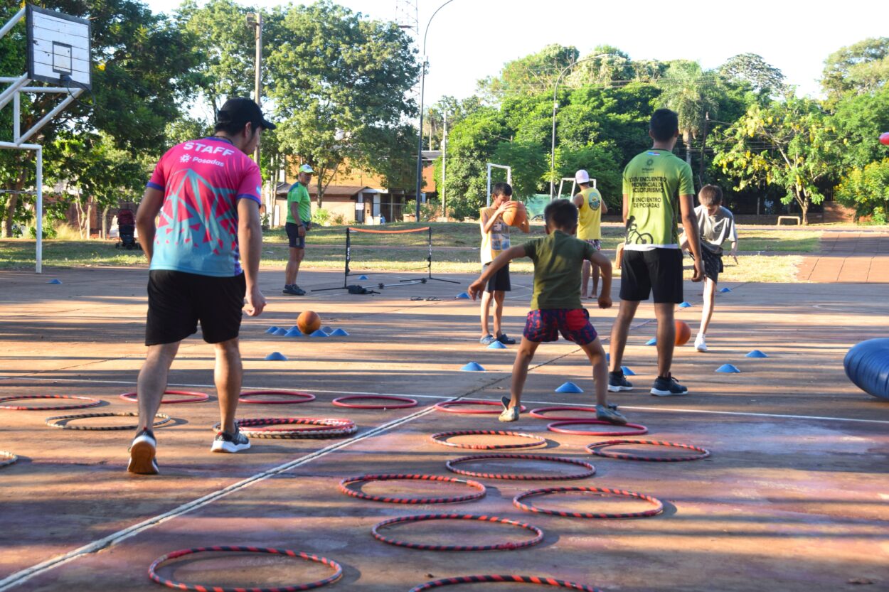 Más de 50 chicos disfrutaron la kermés deportiva en la Chacra 103 imagen-4