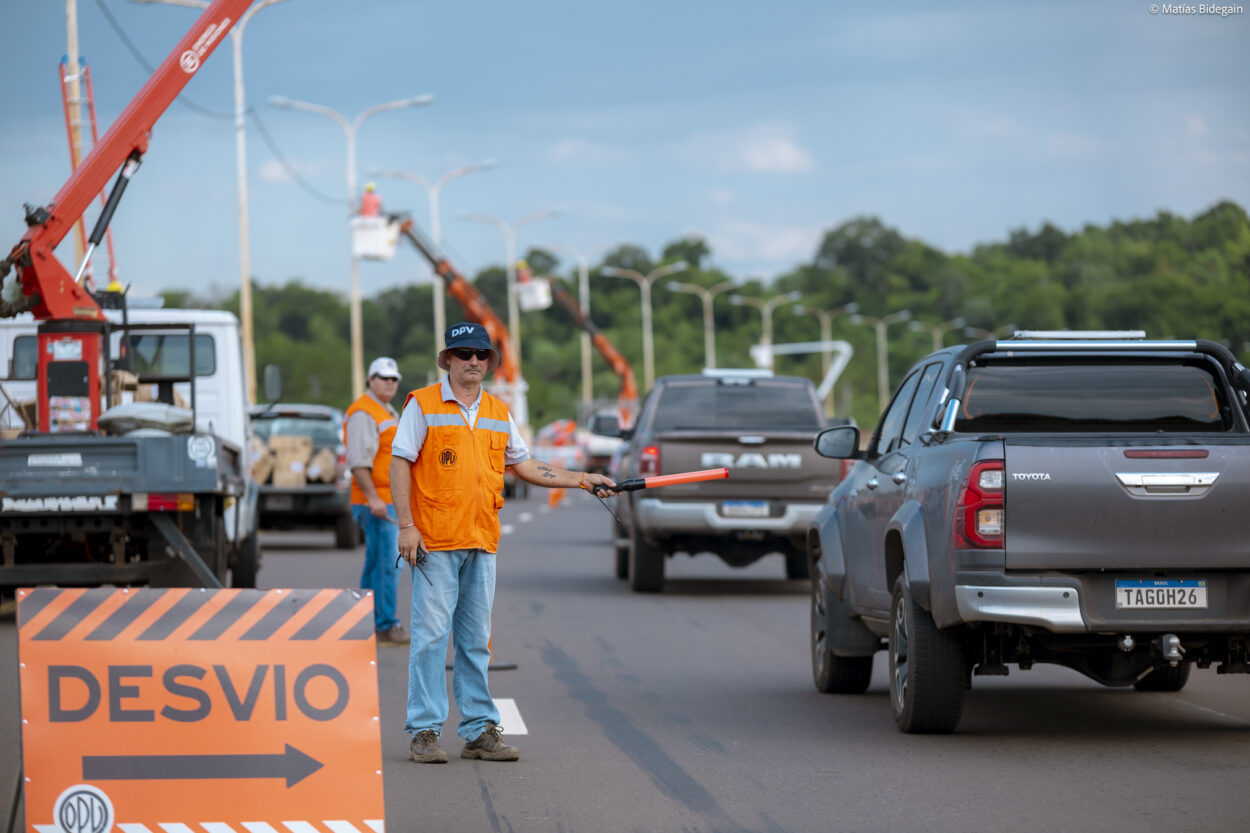 Modernización de la iluminación en el Puente Yabebiry: Macias y Kluka supervisan el avance de los trabajos en la Ruta Nacional 12 imagen-4