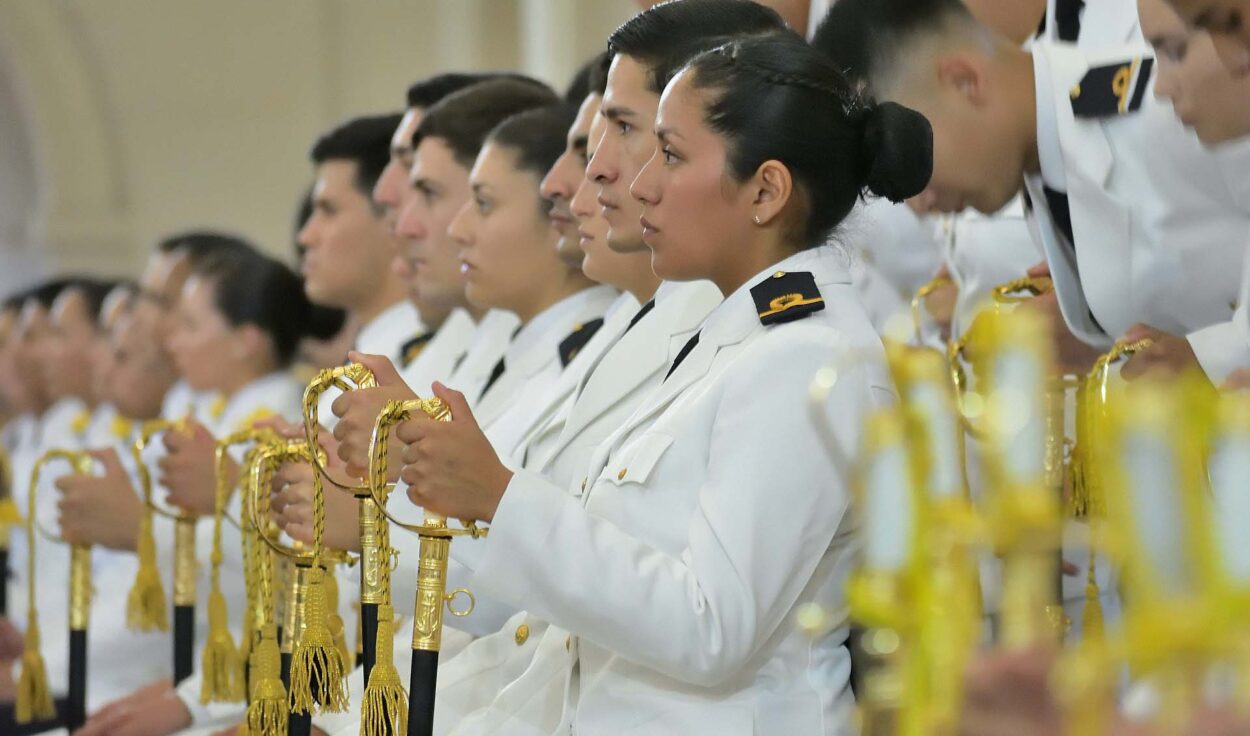 El posadeño que cambió el río por el mar: pensó en ser Ingeniero y ahora es Guardiamarina de la Armada Argentina imagen-9