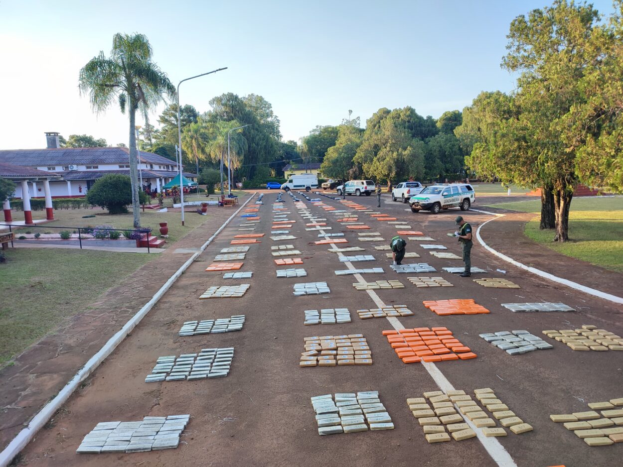 Gendarmería secuestró casi 4 toneladas de cannabis en allanamiento en la provincia imagen-1