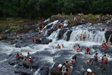 La Fiesta del Turista en Jardín América con capacidad solo para carpas, porque las cabañas y dormis ya están ocupados y reservados para todo enero imagen-9