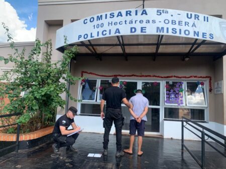 Le pidió el celular para hacer una llamada y lo robó bajo amenaza de arma blanca imagen-12