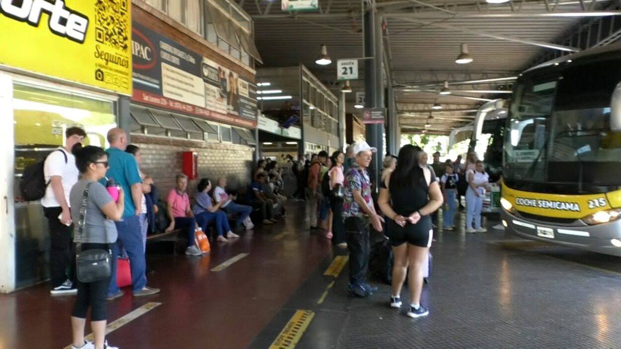 Terminal de Omnibus de Posadas: intenso movimiento con ingresos de unos 25 mil personas y 400 colectivos por día imagen-2