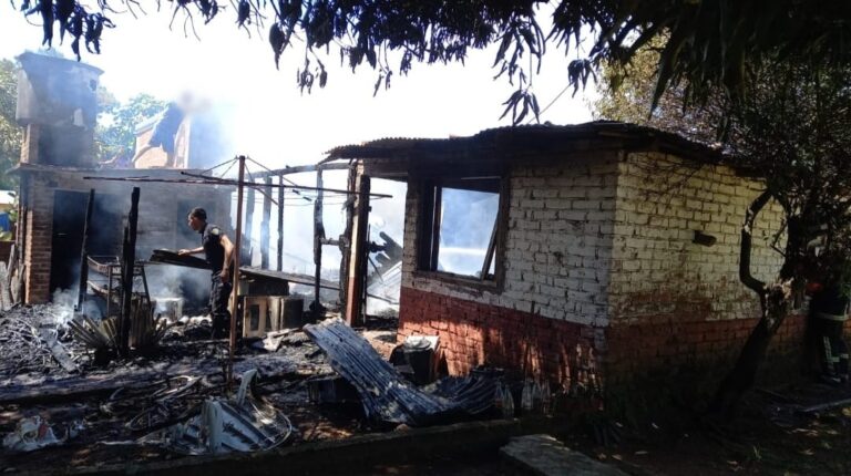 Oberá: Una mujer sufrió graves lesiones en el incendio de su propiedad imagen-29