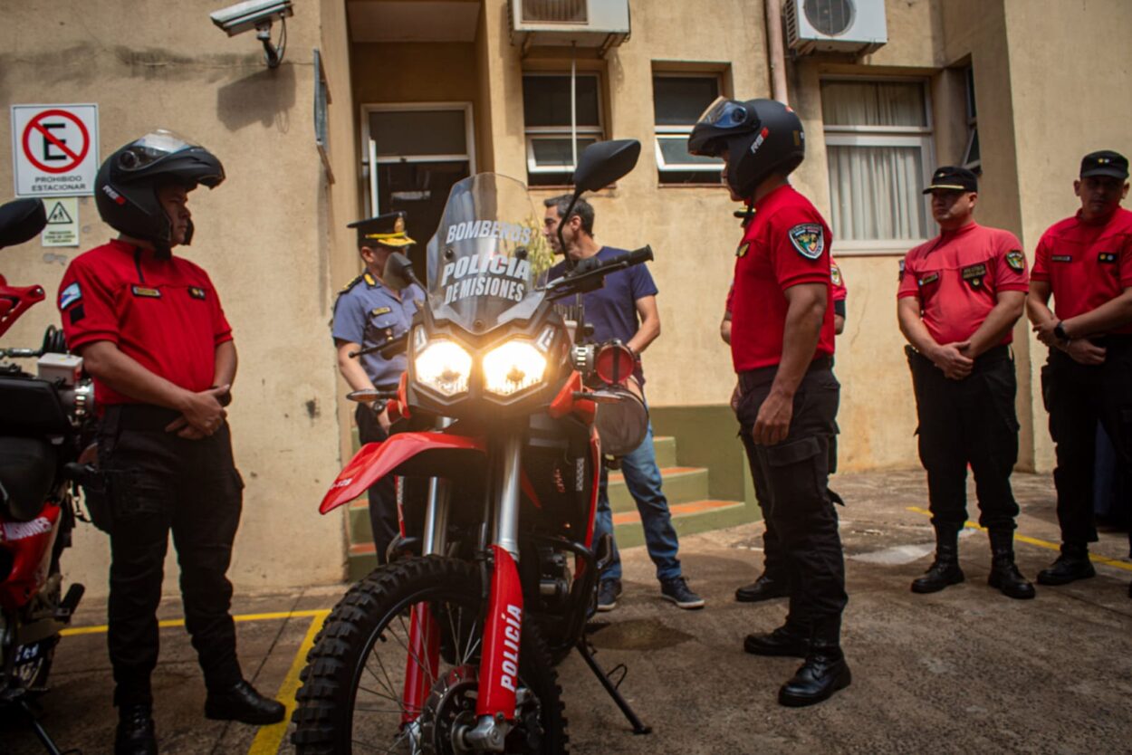 La Policía de Misiones sigue equipándose con vehículos y herramientas para combatir los incendios imagen-6