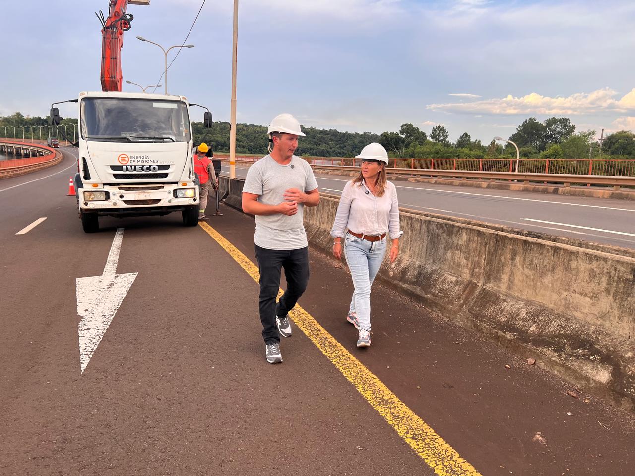 Vialidad Provincial y Energía de Misiones ponen a nuevo el sistema lumínico del puente Yabebiry imagen-4