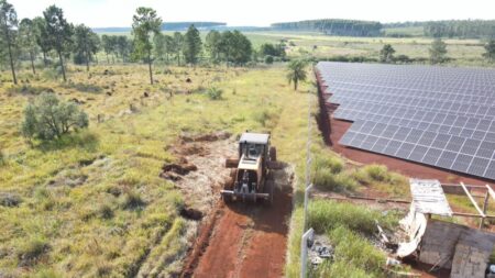 Emergencia ígnea provincial: organismos accionan en conjunto para proteger infraestructura eléctrica estratégica imagen-11