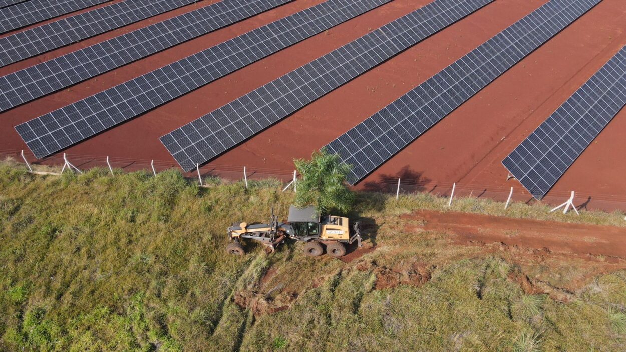 Emergencia ígnea provincial: organismos accionan en conjunto para proteger infraestructura eléctrica estratégica imagen-12