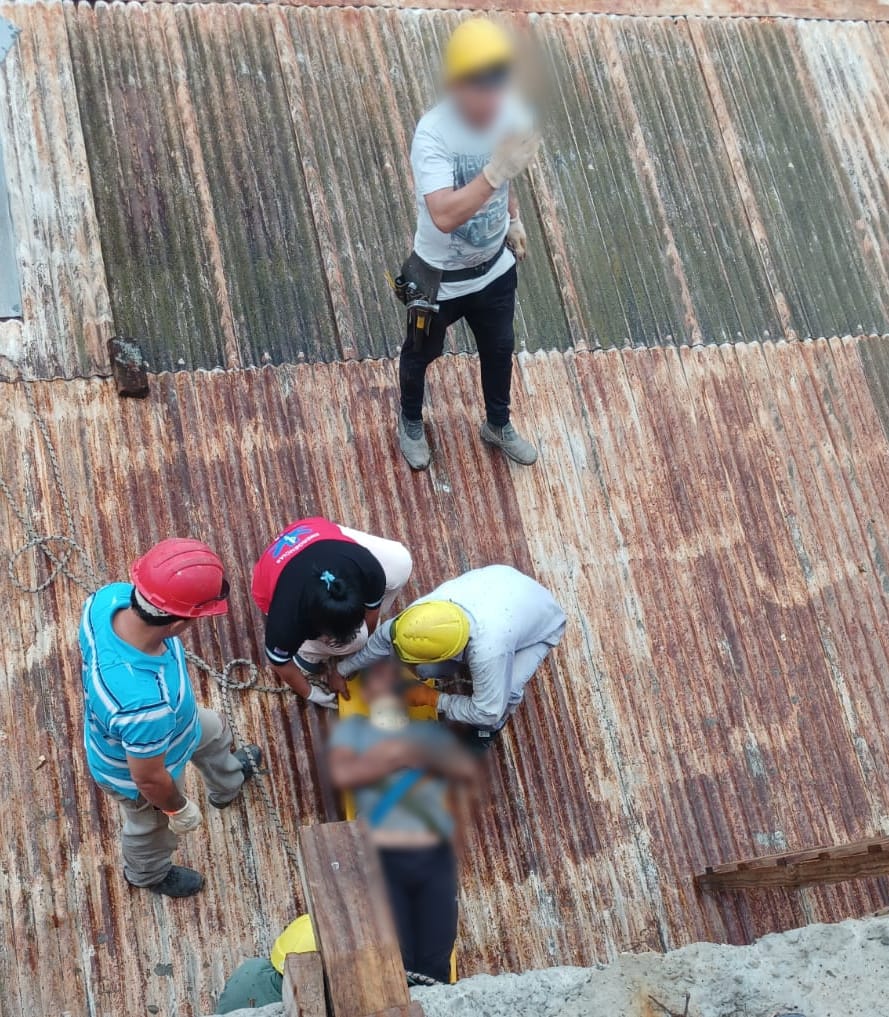 Obrero cayó de una obra en construcción y fue llevado al Samic Oberá imagen-6