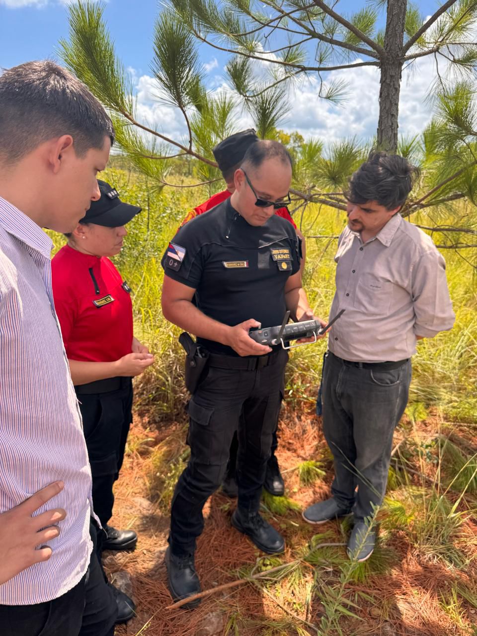 Inspeccionan áreas afectadas por incendios en Santa Ana donde Bomberos trabajaron durante diez horas para extinguir el fuego imagen-2