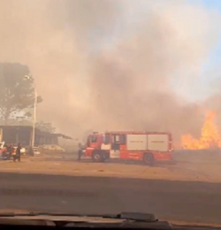 Incendio: El viento y las altas temperaturas avivaron el fuego en Itaembé Guazú imagen-5