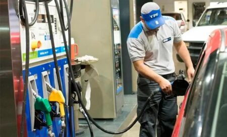 Autodespacho de combustible: playeros evalúan un paro mientras que estacioneros aseguran que los puestos "no están en riesgo" imagen-4