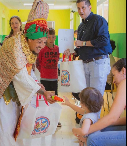 Fundación Eduardo Zbikoski llevó regalos a más de 200 niños del Hospital de Pediatría imagen-7