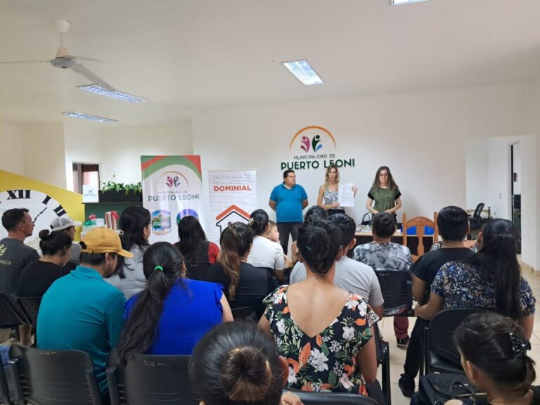 Programa del Iprodha: familias de Puerto Leoni regularizan su situación dominial imagen-43