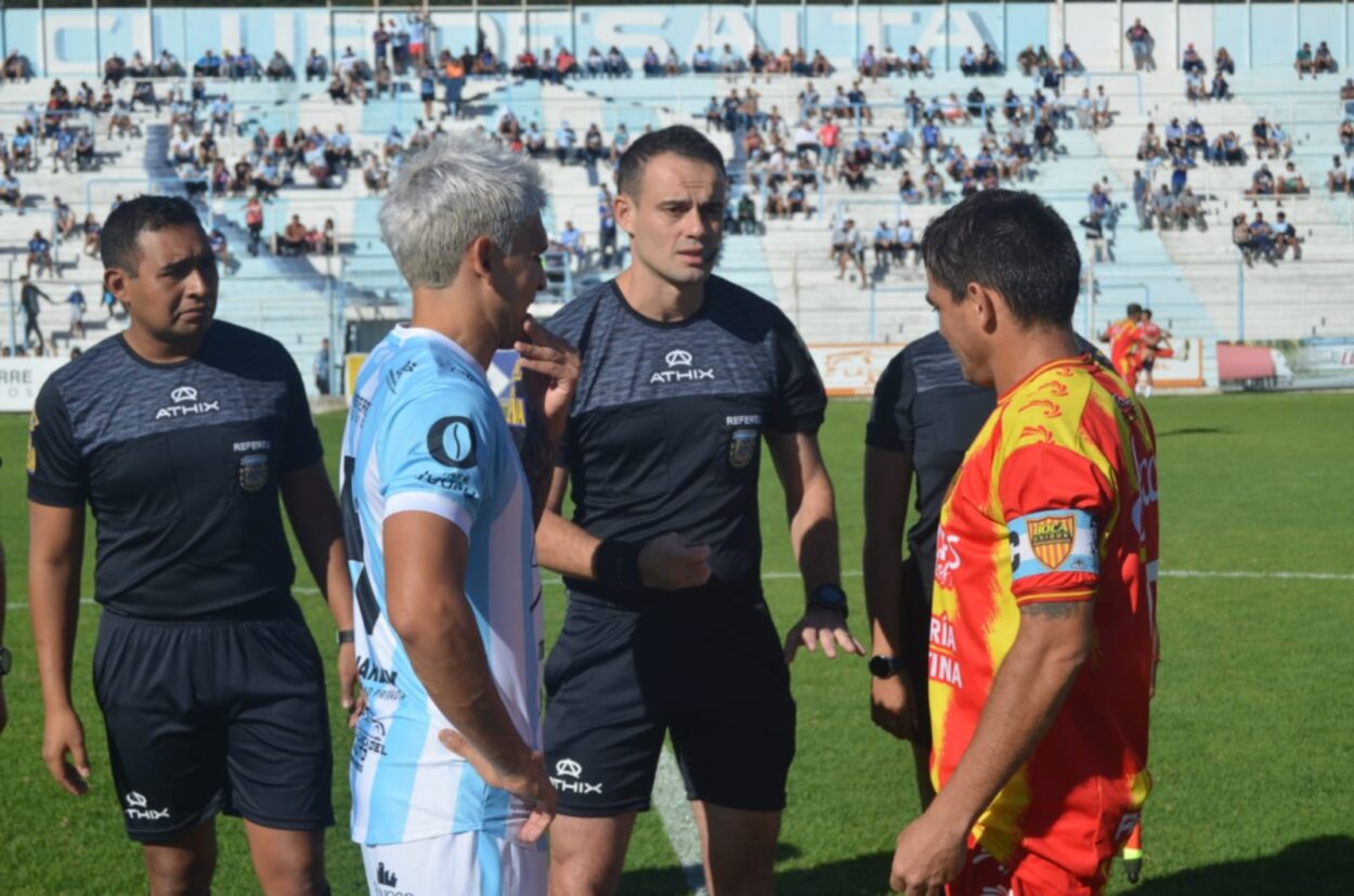 Fútbol: Martín será el árbitro de la final entre Mitre y Acción Juvenil imagen-12