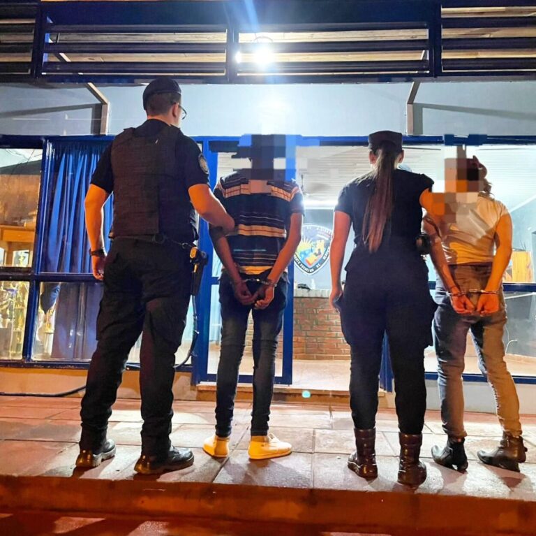 Investigaciones y patrullajes policiales permitieron recuperar objetos robados, secuestrar droga y detener a cinco personas imagen-34