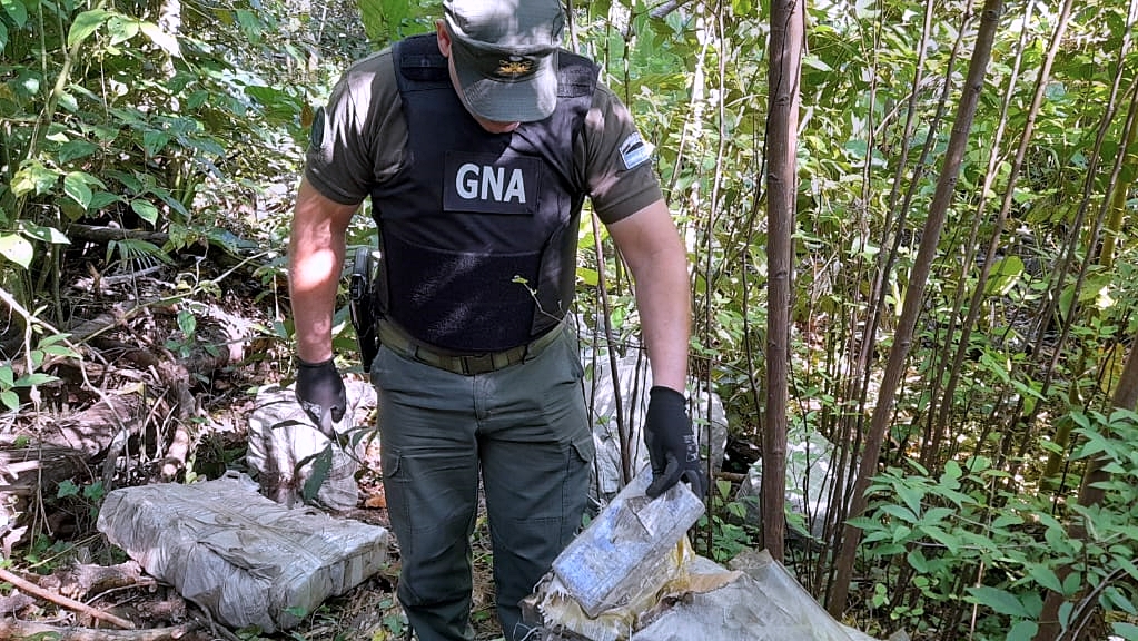 Secuestran media tonelada de marihuana en la zona del autódromo de Eldorado imagen-2