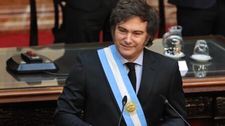 Milei firmó el decreto para nombrar a Lijo y García-Mansilla y comienzan horas cruciales para la Corte imagen-6