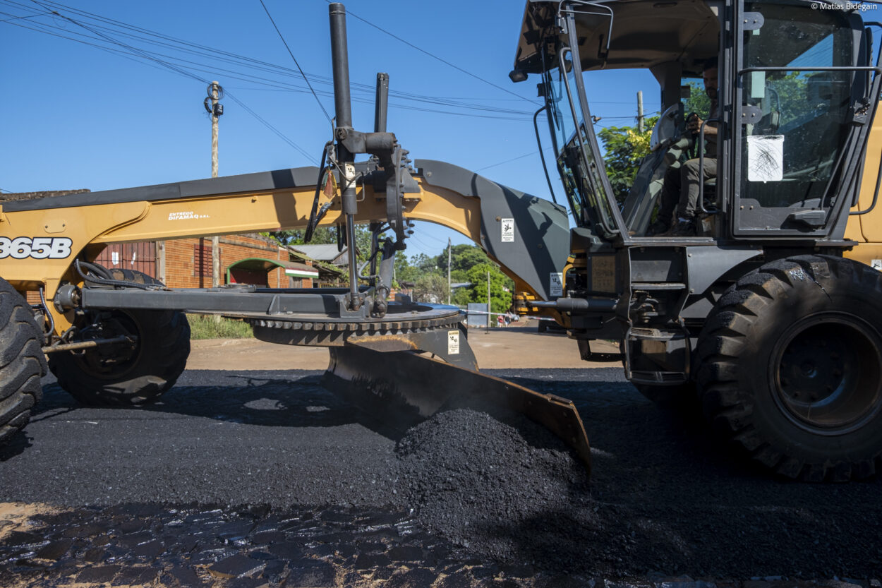 Pavimento Urbano: DPV suma cuadras asfaltadas en Garupá imagen-2