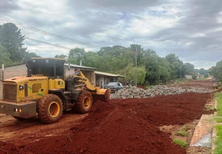 Apóstoles: Vialidad de Misiones y el municipio ejecutan obras de empedrado imagen-2