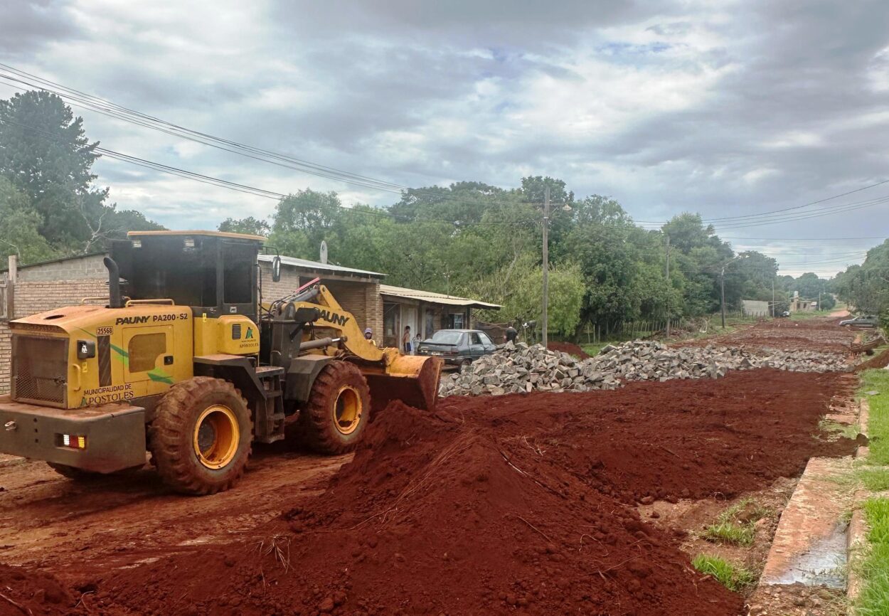 Apóstoles: Vialidad de Misiones y el municipio ejecutan obras de empedrado imagen-7