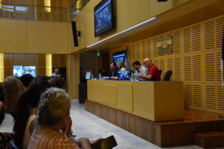 Presentaron en la Legislatura una iniciativa que permite recibir gratis por mensajería libros de escritores misioneros imagen-8