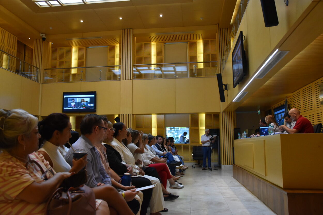 Presentaron en la Legislatura una iniciativa que permite recibir gratis por mensajería libros de escritores misioneros imagen-6