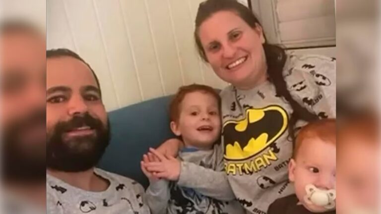 La historia de los Bibas, la familia argentina secuestrada y asesinada por Hamas: la vida en el kibutz y el momento de la captura La historia de los Bibas, la familia argentina secuestrada y asesinada por Hamas: la vida en el kibutz y el momento de la captura imagen-38