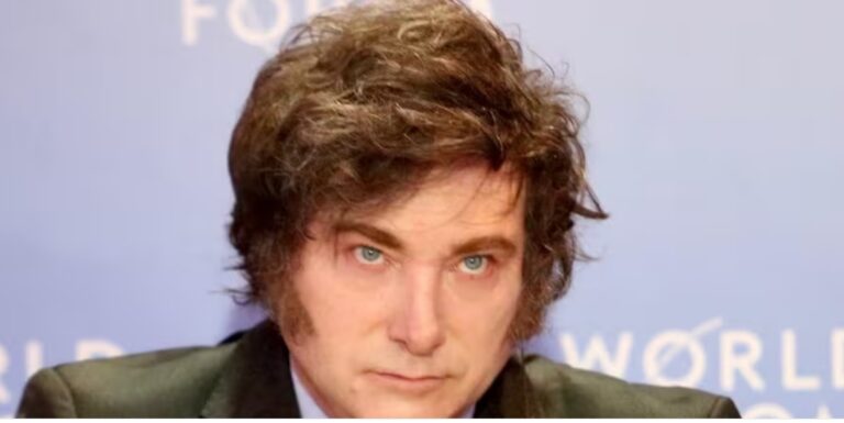 Milei trató a Brancatelli de “basura” por criticar que Messi le haya firmado una camiseta y apuntó contra el kirchnerismo imagen-16