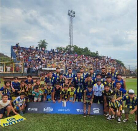 Fútbol: Mitre ganó y es finalista imagen-5