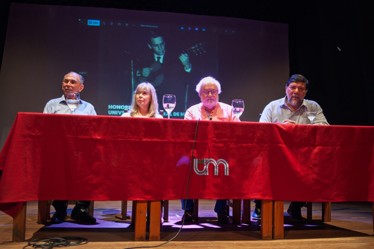 Honoris Causa: “Esto es lo más importante que ha sucedido en mi carrera”, definió Jorge Cardoso al título honorífico que recibió de la Unam imagen-2