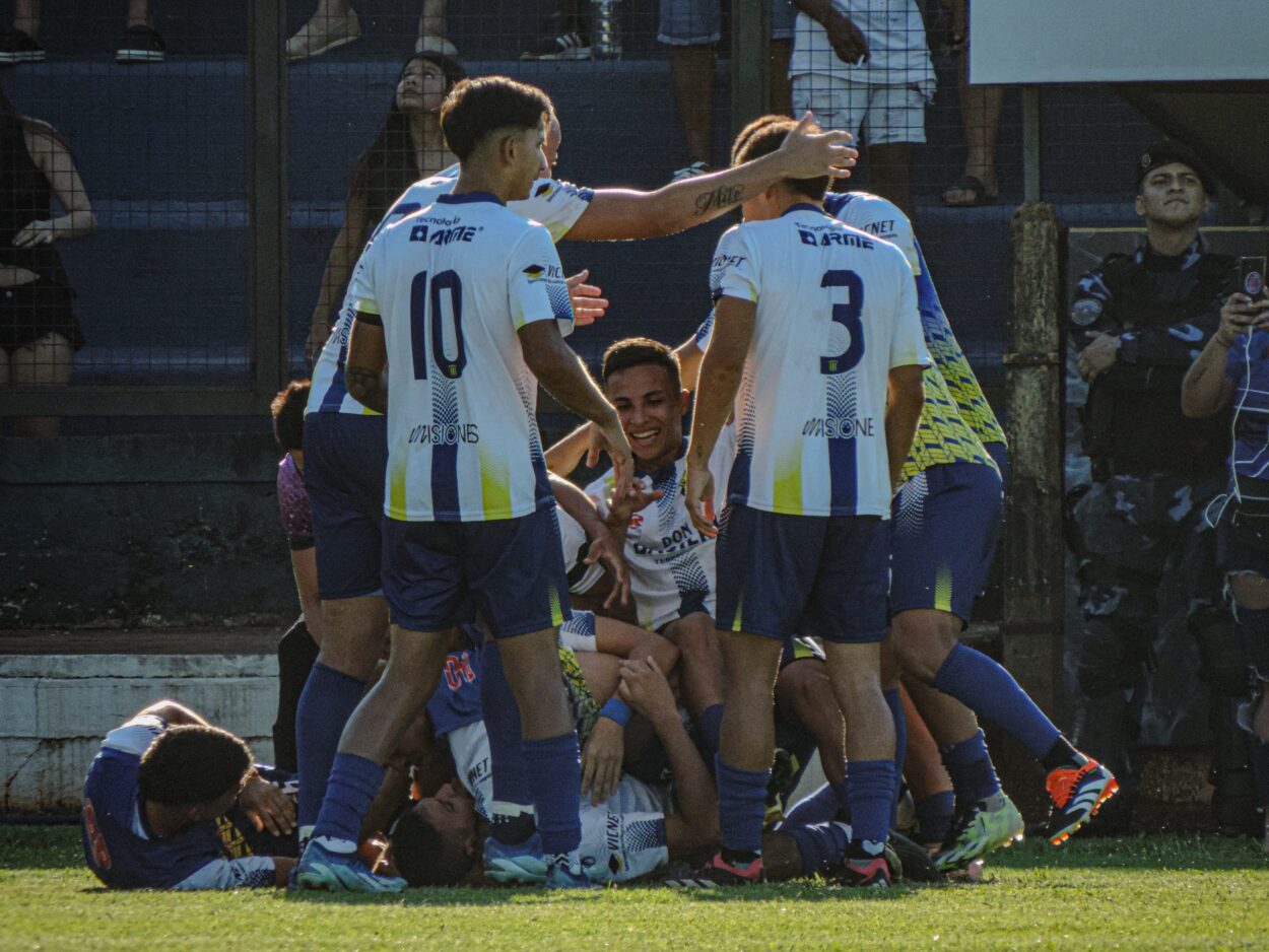 Fútbol: Mitre va por el gran objetivo imagen-2