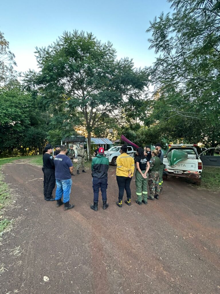 Puerto Libertad: hallaron al padre que se arrojó al arroyo Urugua -í para ayudar a su hijo imagen-34