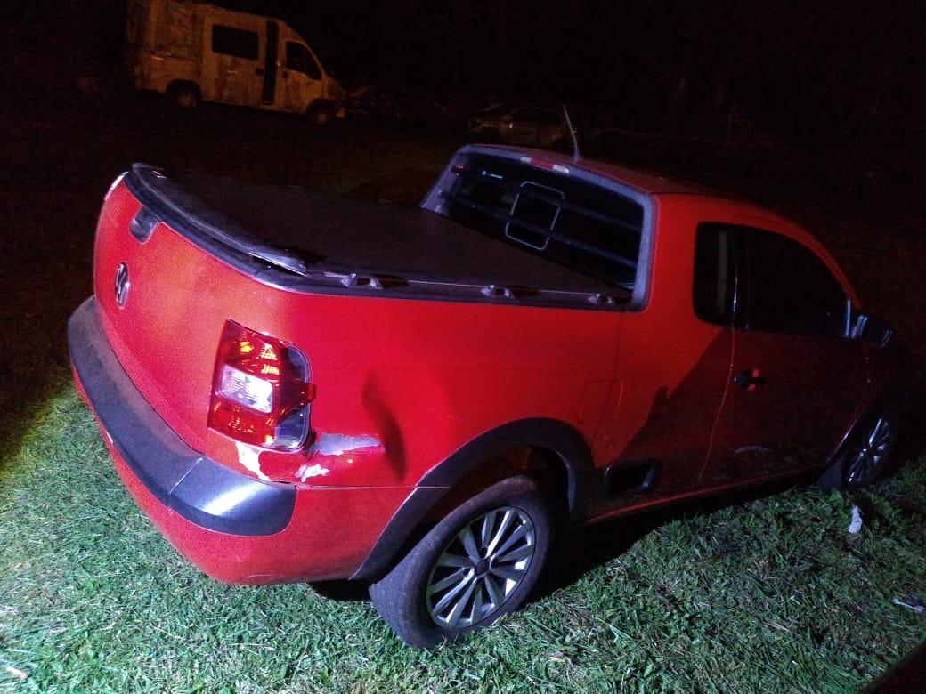 Un joven chocó con su motocicleta y accidentalmente habría sufrido un disparo de arma de fuego en el abdomen imagen-2