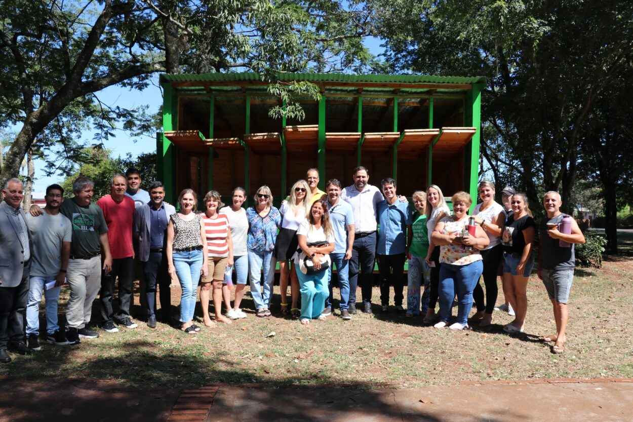 Alem: con la inauguraron de tres eco puntos, la ciudad premia a quienes reciclan y apoyan a ONG imagen-2