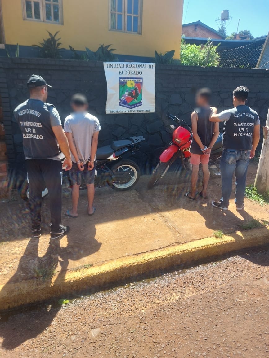 Realizaban enduro con motos robadas en Buenos Aires y fueron detenidos en Eldorado imagen-14