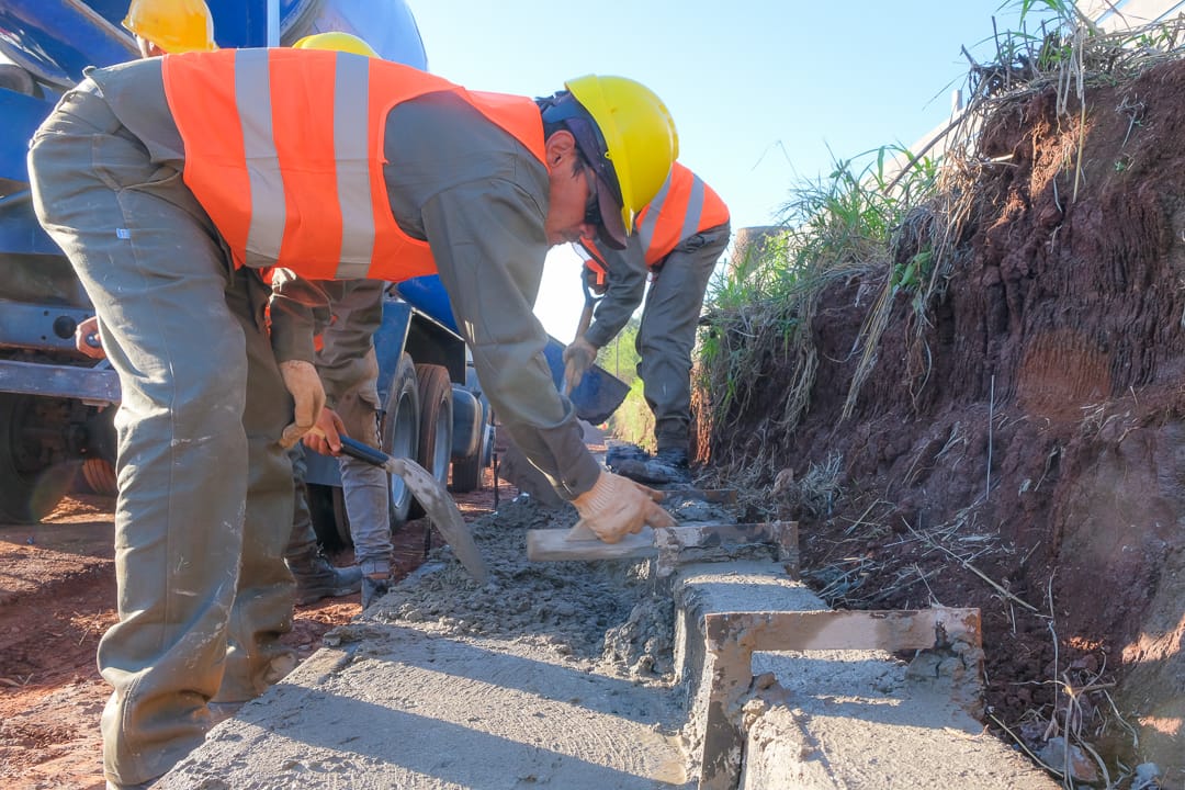 Vialidad de Misiones ejecuta obras de cordón cuneta y badenes en calles de Azara imagen-2