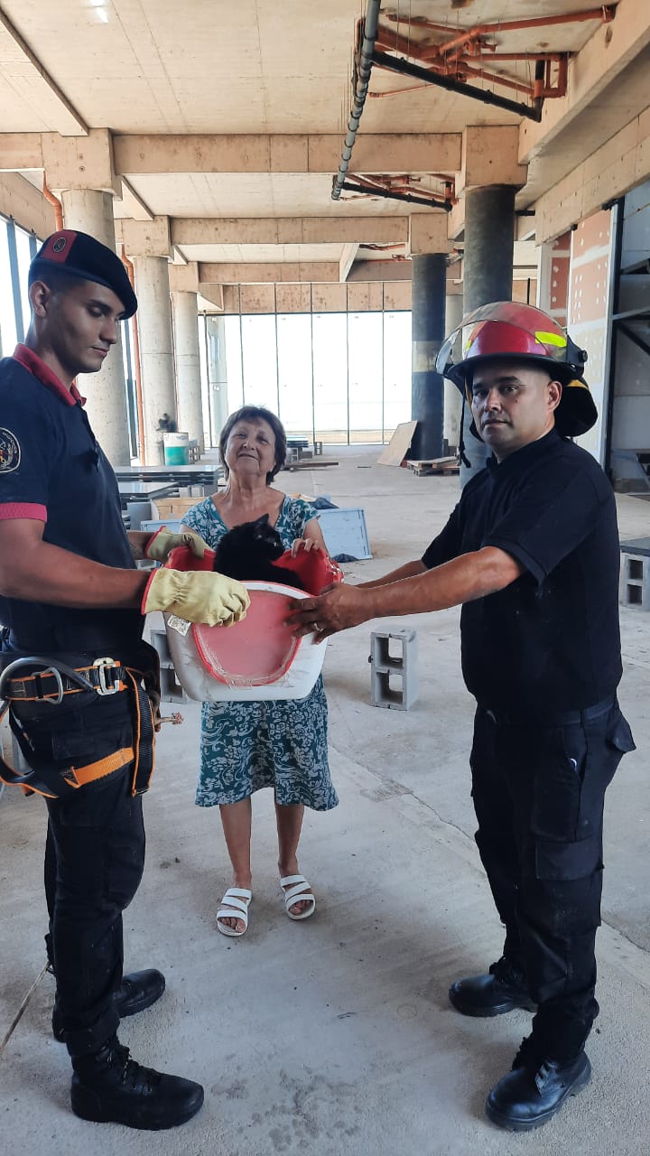 El bombero Núñez "murió en el mayor acto de amor que puede tener una persona, entregó su vida para salvar a otra, es una gran pérdida para toda la comunidad" imagen-8