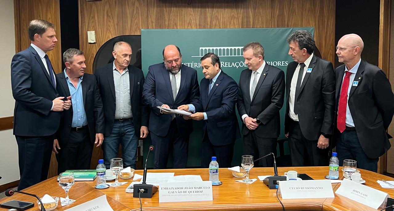 Reunión en Brasilia para avanzar con el proyecto de construcción del puente entre El Soberbio - Tiradentes Do Sul imagen-6