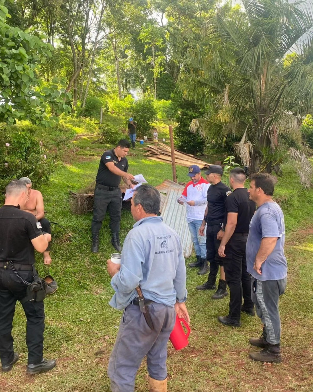 Con drones y canes adiestrados, profundizan la búsqueda de un hombre desaparecido en Piñalito Norte imagen-8