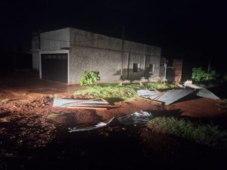 Una fuerte tormenta azotó la ciudad de Alem imagen-2