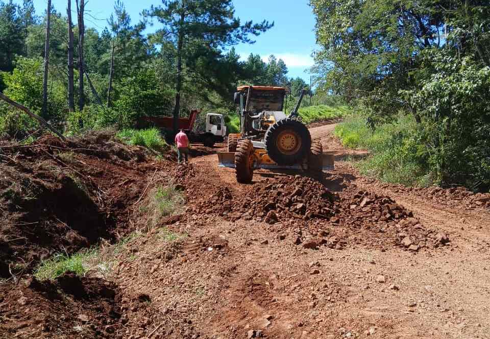 Vialidad provincial avanza con el mantenimiento de numerosas rutas en Misiones imagen-4