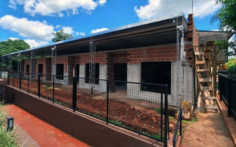 Durante el receso de verano el Gobierno provincial avanza en la refacción de más de 50 escuelas en todo Misiones imagen-28