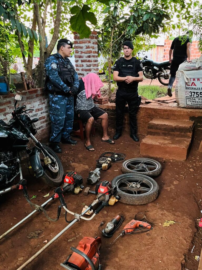 Operación «ternura»: detuvieron a un «narcodelivery» que escondía la droga en un oso de peluche Operación "ternura": detuvieron a un "narcodelivery" que escondía la droga en un oso de peluche imagen-47