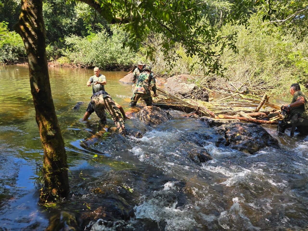 Ruiz de Montoya: desarman trampas “París” que estaban obstaculizando el cauce del arroyo Cuñá Pirú imagen-2