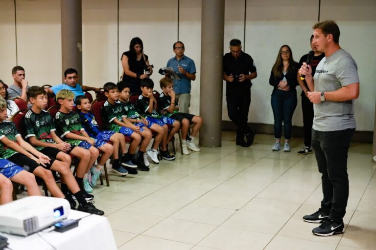 Grooming: "En Misiones estamos desplegando una enorme tarea de concientización y sensibilización", destacó el Vicegobernador imagen-48