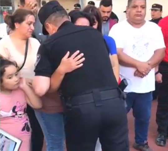 "La sociedad misionera hoy despide a un héroe", dijo el Jefe de Policía en las honras fúnebres al suboficial Núñez realizada frente a Jefatura imagen-2