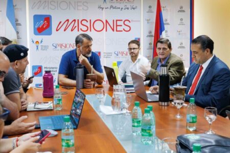 El Gobierno Provincial acordó aumento a personal de Salud con los gremios ATE y Upcn imagen-5