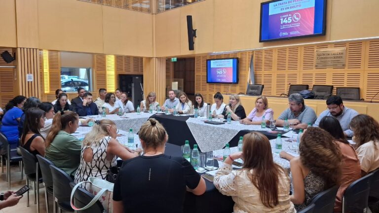 "De eso se Trata": desde la Defensoría de los Derechos de los NNyA se expuso sobre el Protocolo de atención y protección ante casos de trata de personas imagen-9