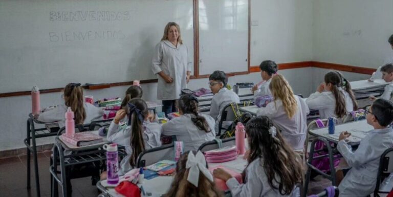 La matrícula escolar en Misiones aumentó en más de 10.000 alumnos y alcanzó los 124.000 para el ciclo lectivo 2025 La matrícula escolar en Misiones aumentó en más de 10.000 alumnos y alcanzó los 124.000 para el ciclo lectivo 2025 imagen-24